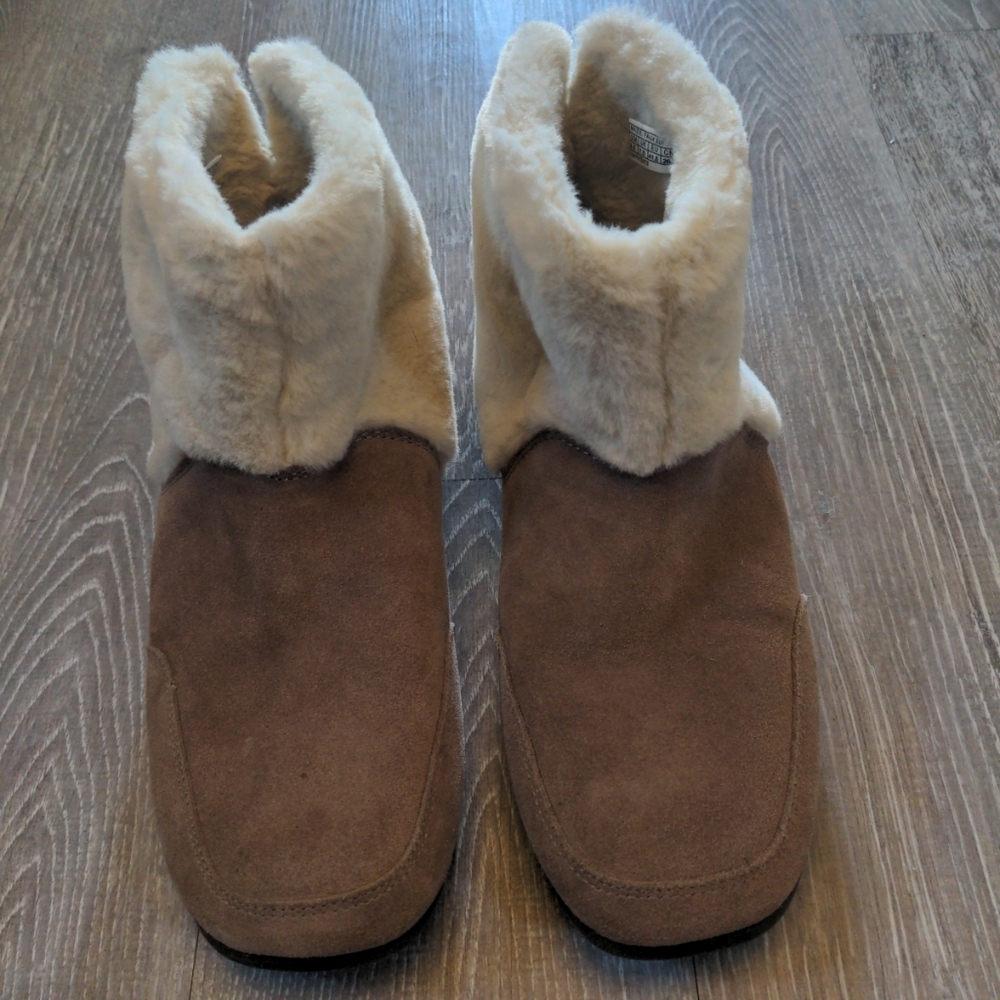 Vionic Booties Women 9.5 Beige Maizie Suede Faux Fur Slipper Boots Orthopedic
